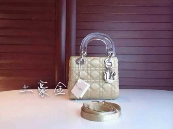 Replica brand name handbagsReplica miss dior bagsReplica dior price.